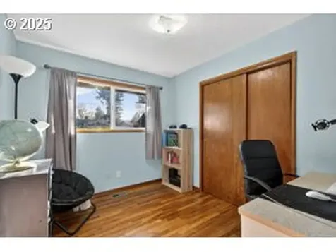 17113 SE Main Street Portland OR 97233