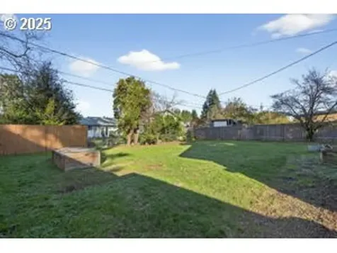 17113 SE Main Street Portland OR 97233