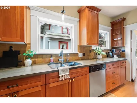 2935 SE 35th Avenue Portland OR 97202