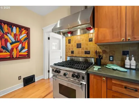 2935 SE 35th Avenue Portland OR 97202