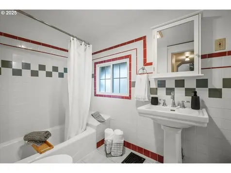 2935 SE 35th Avenue Portland OR 97202