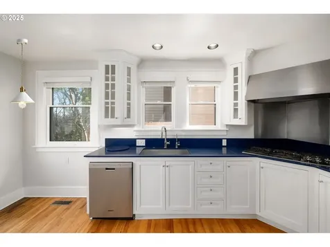 1911 SW Myrtle Street Portland OR 97201