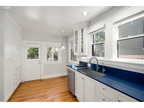1911 SW Myrtle Street Portland OR 97201