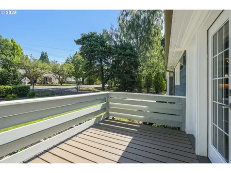 6400 SW Taylors Ferry Road Portland OR 97219