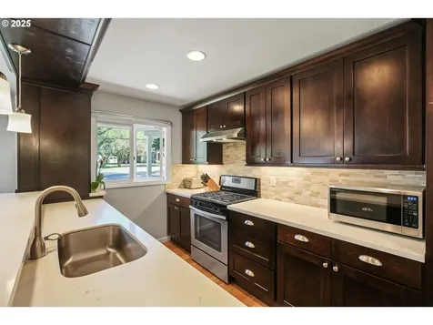 6400 SW Taylors Ferry Road Portland OR 97219