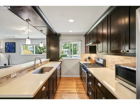 6400 SW Taylors Ferry Road Portland OR 97219