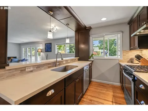 6400 SW Taylors Ferry Road Portland OR 97219