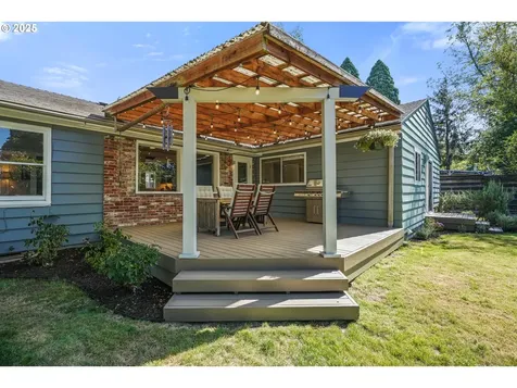 6400 SW Taylors Ferry Road Portland OR 97219
