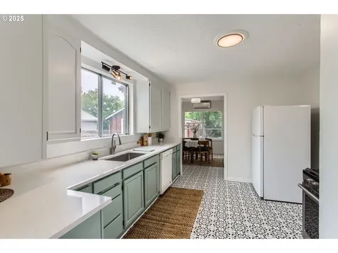 356 W Dartmouth Street Gladstone OR 97027