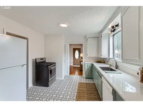 356 W Dartmouth Street Gladstone OR 97027