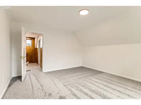 356 W Dartmouth Street Gladstone OR 97027