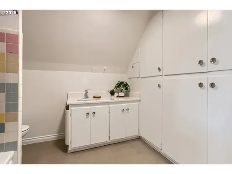 356 W Dartmouth Street Gladstone OR 97027