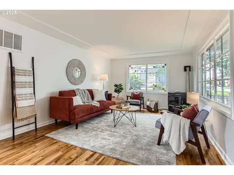 356 W Dartmouth Street Gladstone OR 97027