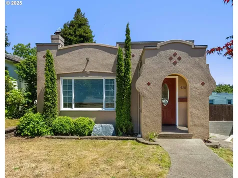 978 S 7th Street Coos Bay OR 97420