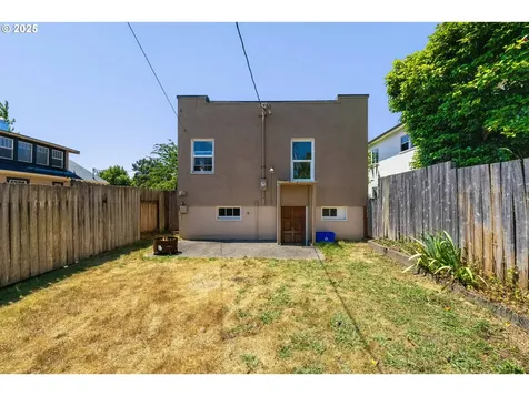 978 S 7th Street Coos Bay OR 97420