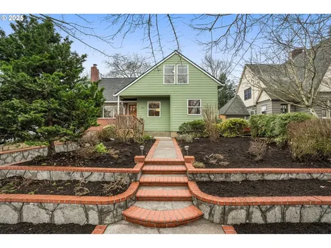 205 SE 47th Avenue Portland OR 97215