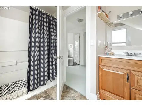 9704 SE Reedway Street Portland OR 97266