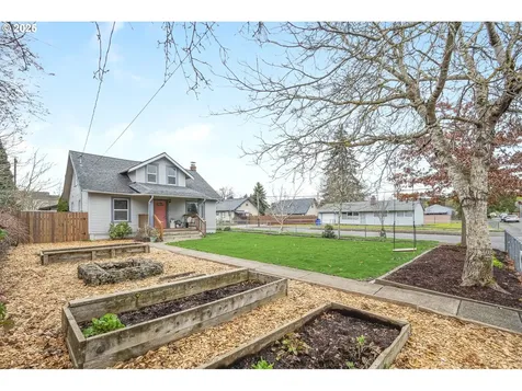 9704 SE Reedway Street Portland OR 97266