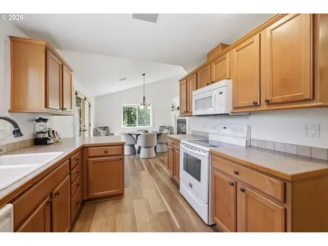 74 Sunday Drive Creswell OR 97426