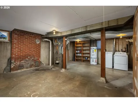 9006 SE Clay Street Portland OR 97216