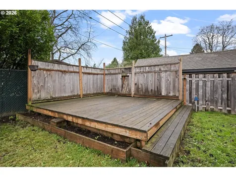 9006 SE Clay Street Portland OR 97216
