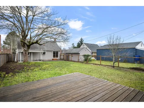 9006 SE Clay Street Portland OR 97216