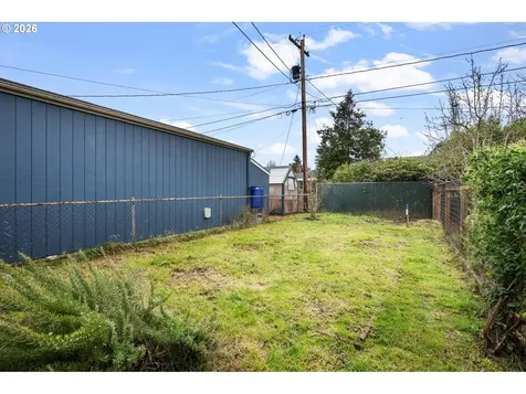 9006 SE Clay Street Portland OR 97216