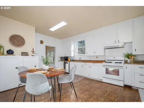 535 SE 53rd Avenue Portland OR 97215