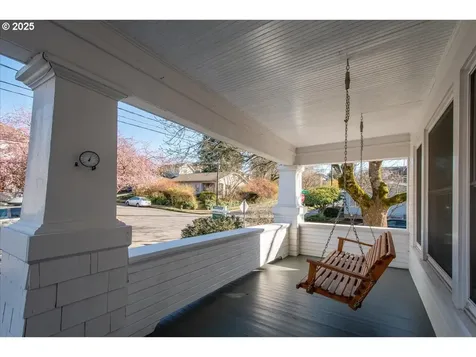 535 SE 53rd Avenue Portland OR 97215