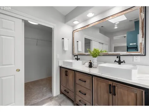 15542 NW Andalusian Way Portland OR 97229
