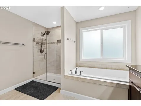 12504 NE Salmon Creek Avenue Vancouver WA 98686