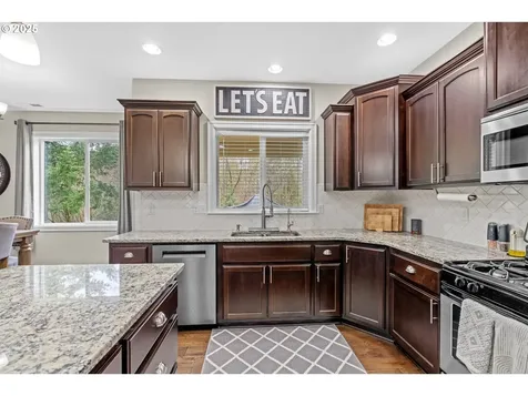 12504 NE Salmon Creek Avenue Vancouver WA 98686