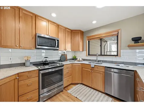 1263 SE 71st Avenue Portland OR 97215