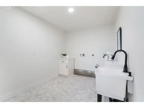819 SE Olympia Drive Vancouver WA 98683