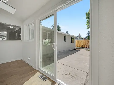 15893 NE Holladay Street Portland OR 97230