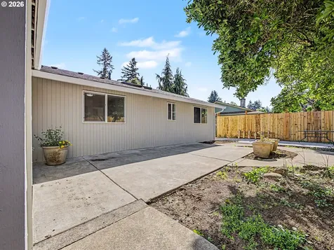15893 NE Holladay Street Portland OR 97230