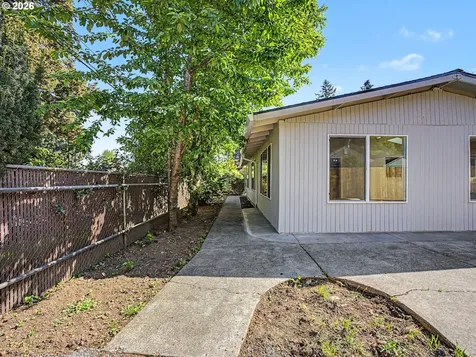 15893 NE Holladay Street Portland OR 97230