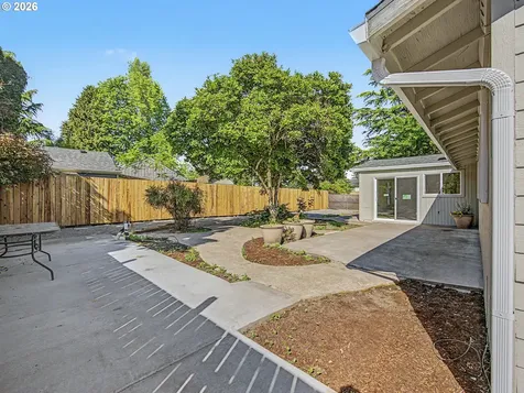 15893 NE Holladay Street Portland OR 97230