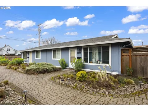 7450 N Portsmouth Avenue Portland OR 97203