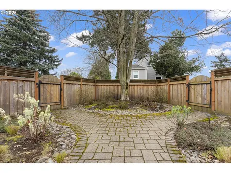7450 N Portsmouth Avenue Portland OR 97203