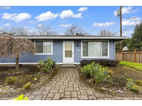 7450 N Portsmouth Avenue Portland OR 97203