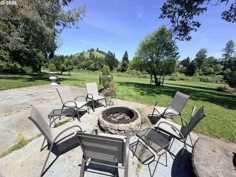 3356 Fisher Road Roseburg OR 97471