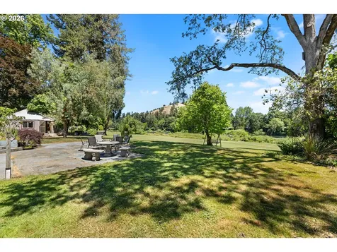 3356 Fisher Road Roseburg OR 97471