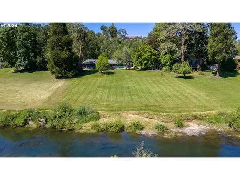 3356 Fisher Road Roseburg OR 97471