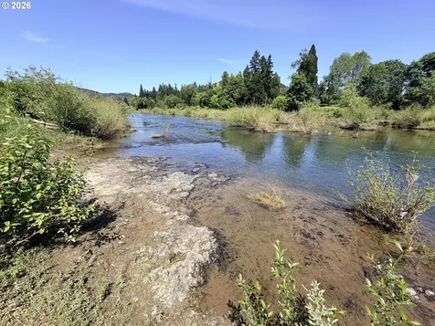 3356 Fisher Road Roseburg OR 97471