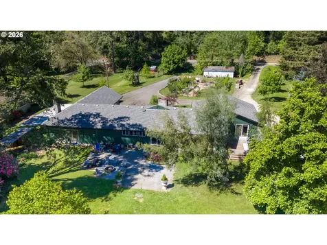 3356 Fisher Road Roseburg OR 97471