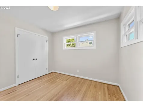 7820 SE Salmon Street Portland OR 97215