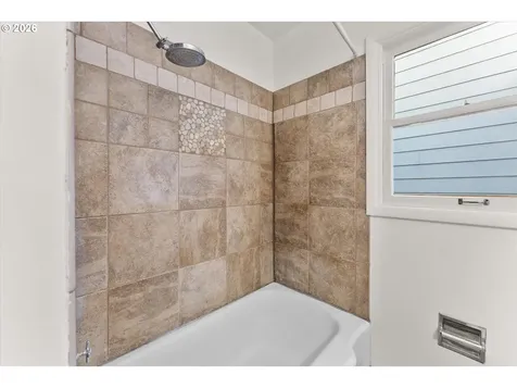 7820 SE Salmon Street Portland OR 97215