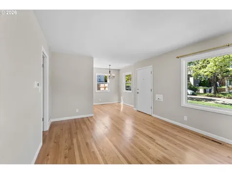 7820 SE Salmon Street Portland OR 97215