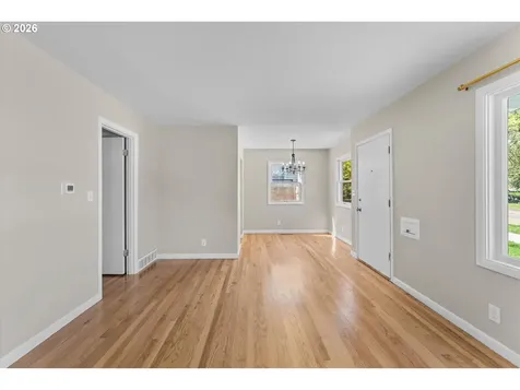 7820 SE Salmon Street Portland OR 97215